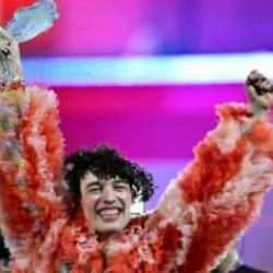 İsrail protestoları ve Filistin'e desteğin damga vurduğu Eurovision'u 'İsviçre' kazandı