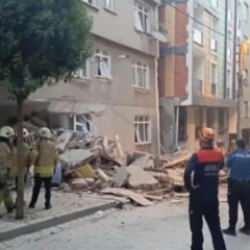 Son dakika: İstanbul'da bina çöktü! 