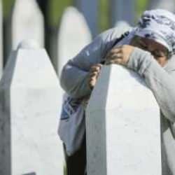 Katil İsrail Srebrenitsa Soykırımı'nı da inkar etti