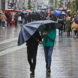 İstanbul ve Ankara için kuvvetli yağmur uyarısı! Meteoroloji saat verdi! AKOM'dan açıklama