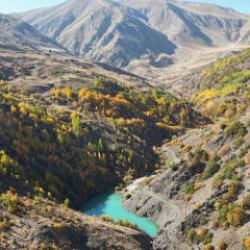 Kop Dağı’ndaki vadiler sonbahar renklerine büründü!