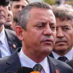 CHP ve DEM Parti, PKK üyeliğinden tutuklanan Ahmet Özer için miting yaptı