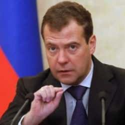 Medvedev: Harris'in işi bitti, hedeflerimize ulaşacağız