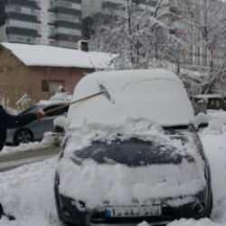 Bitlis’te kar yağışından dolayı 165 köy yolu ulaşıma kapandı