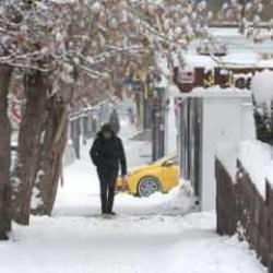 İstanbul'a kar geliyor! AKOM'dan İstanbullulara uyarı: O saatlerde...