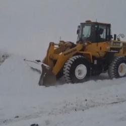 Kar ve tipi nedeniyle köyde mahsur kalan hasta kurtarıldı