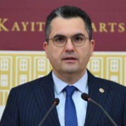 DEVA'da istifa! 'Parti farklı bir yola giriyor' diyerek bıraktı