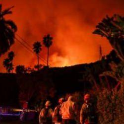 Los Angeles'ta yangınlar durdurulamıyor: Ölü sayısı 16'ya yükseldi