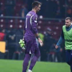 Muslera maç sonu çıldırdı! Yaptığı hareket gündem oldu!