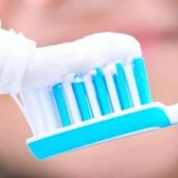Diş fırçalamak orucu bozar mı? Macun tadı oruca engel mi?