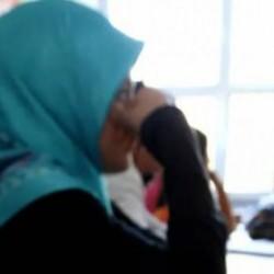 KKTC'de başörtüsü tartışması! 'Çocuklarımız sendikaların vandallığına bırakıldı'