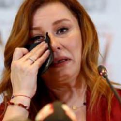 Şarkıcı Deniz Seki kötü haberi duyurdu: Kazada ağır yaralandı!