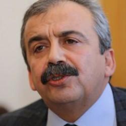 Sırrı Süreyya Önder kimdir ve nerelidir? Eşi kim ve kaç çocuğu var? Biyografisi...