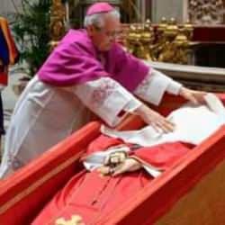 Papa Francis gömülüyor! Türkiye'den cenazeye katılan isim belli oldu
