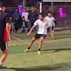 Quaresma'yı kıskandıracak rabona: Zor olanı yaptı, halı sahada kaleciyi avladı
