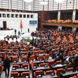 Yeni anayasa için uzman isimden değerlendirme! Vesayete dikkat çekti