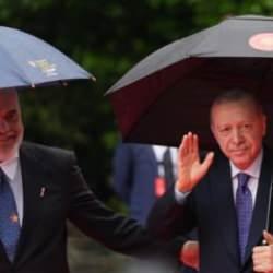Cumhurbaşkanı Erdoğan Arnavutluk'ta! Başbakan Edi Rama tarafından karşılandı
