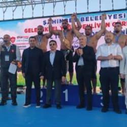 1500 pehlivan yarıştı, birinciye milyonlarca liralık altın kemer verildi