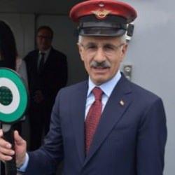 Bakan Uraloğlu'ndan TÜRASAŞ Araç Teslim Töreni'nde yerli hızlı tren açıklaması!
