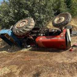Halfeti’de traktör devrildi: 3 yaralı