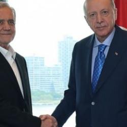Erdoğan'dan peş peşe 'barış diplomasisi': İran Cumhurbaşkanı Pezeşkiyan ile görüştü