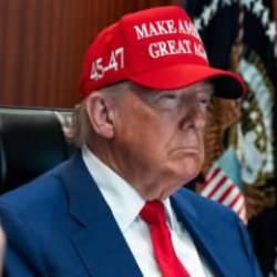 ABD İran'a saldırdı! Trump'a 'azil' tehdidi