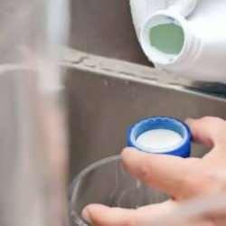 Çamaşır suyuna rakip çıktı: Her yeri kar gibi yapıyor! Paranız cebinizde kalacak