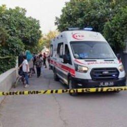 Komşular arasında bıçaklı kavga: 1 kişi ağır yaralandı