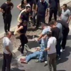Arnavutköy'de feci kaza: Taksi çarpan yaya hastaneye kaldırıldı