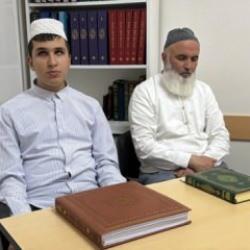 Görme engelli genç hafızlık sınavına hazırlanıyor