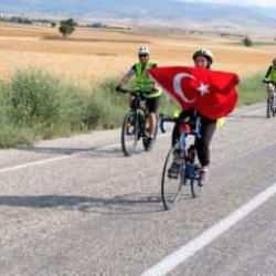 Bisiklet tutkunları Konya Büyükşehir'in oluşturduğu tarihi rotada pedal çevirdi
