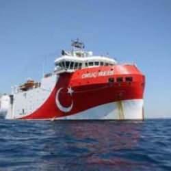 Somali'deki görevini tamamladı: Oruç Reis, Çanakkale Boğazı'ndan geçti!