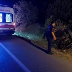 Uşak’ta otomobil şarampole devrildi: 1 ölü, 2 yaralı