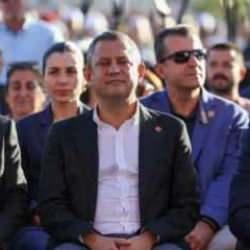 CHP İstanbul İl Başkanlığı'nın karşısında şok pankart