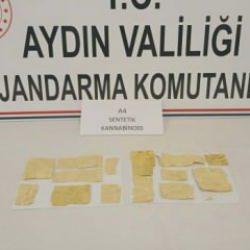 A4 kağıdına emdirilmiş uyuşturucuyla yakalanıp, gözaltına alındı