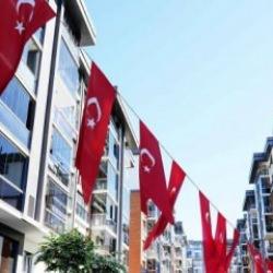 Cumhurbaşkanı Erdoğan'ın çağrısıyla Bahçelievler Türk bayraklarıyla donatıldı