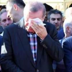 Cumhurbaşkanı Erdoğan'ın Erol Olçok'un cenazesindeki zor anları hala hafızlarda  