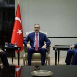 Dışişleri'nde kritik üçlü görüşme! Operasyon mesajı gibi kare