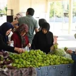 Konya halkı, 'Yerli Ürün Pazarı' ile taze ürünlere doyuyor 