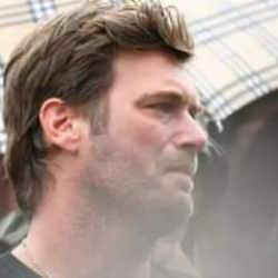 Halit Yukay son yolculuğuna uğurlandı: Kıvanç Tatlıtuğ gözyaşlarına boğuldu