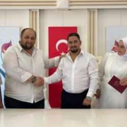 Nikahlarına yetiştiren şoförü şahit yaptılar