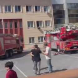 Başakşehir'de okulda yangın paniği