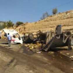 Son dakika: Mersin'de TIR, yolcu otobüsüne çarptı, ölü ve yaralılar var!