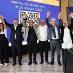 AK Parti’ye Kemalpaşa’da yoğun katılım! Rozetler takıldı: Aralarında CHP’liler de var