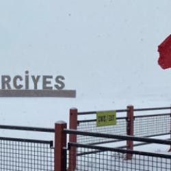 Erciyes beyaza büründü