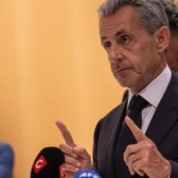 Eski Fransız Cumhurbaşkanı Sarkozy cezaevine girecek