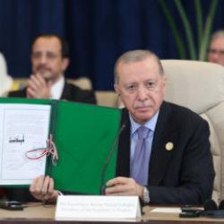 Dünyanın konuştuğu imza! 'Erdoğan'ın imzası yeni bir dönemin habercisi'
