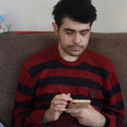 3 yıl sonra evden çıkmıştı! Telefon bağımlısı Barış 24 saatinin nasıl geçtiğini anlattı