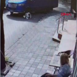 Maltepe’de minibüs yayaya çarptı: 76 yaşındaki kadın yaralandı