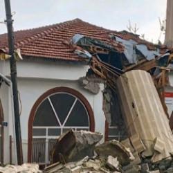 Ankara'da fırtına koptu: Namaz vaktinde minare yıkıldı